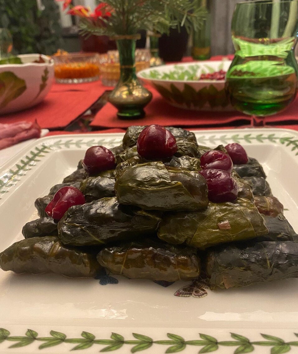 Zeytinyağlı Vişneli Pazı Sarma (BULGURLU)
